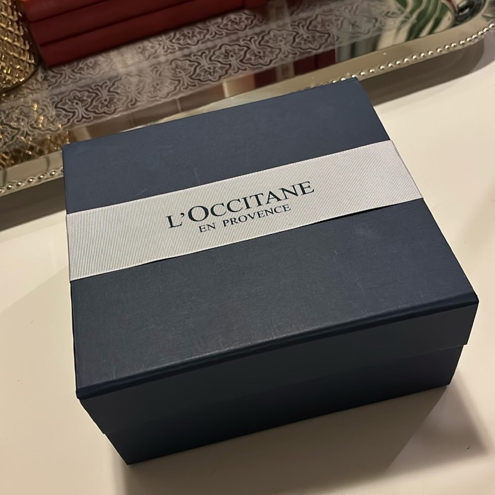 L’Occitane empty box